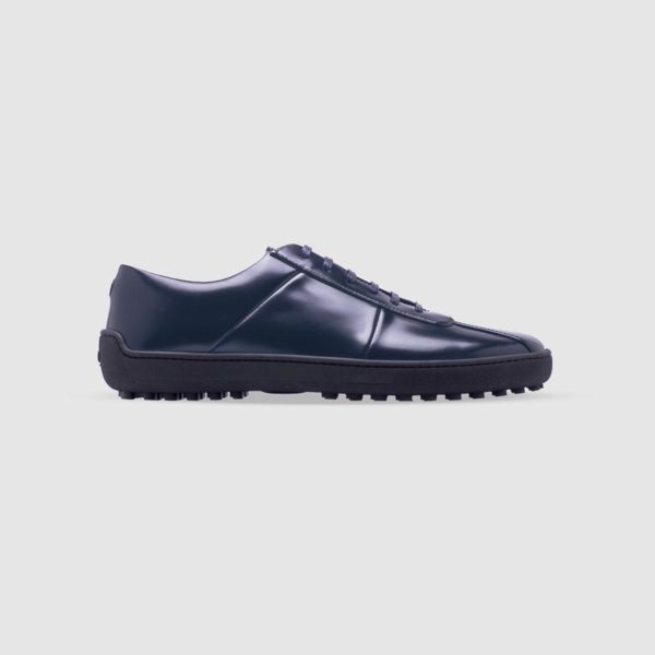 Blue sneaker in polished leather