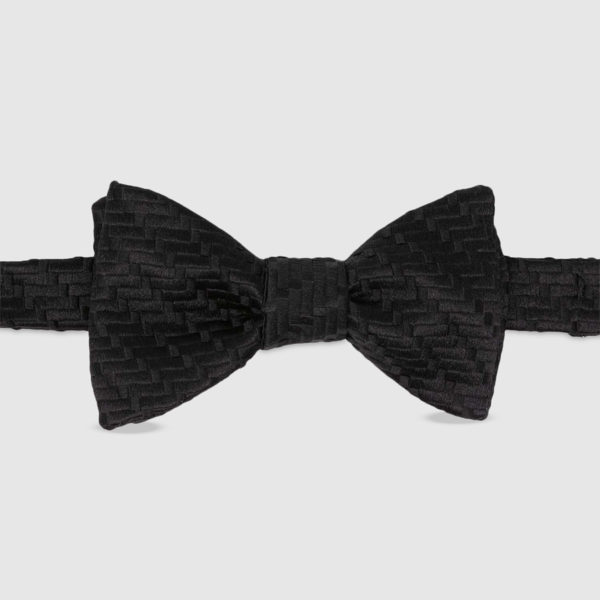 Bow tie in seta nera con texture da allacciare
