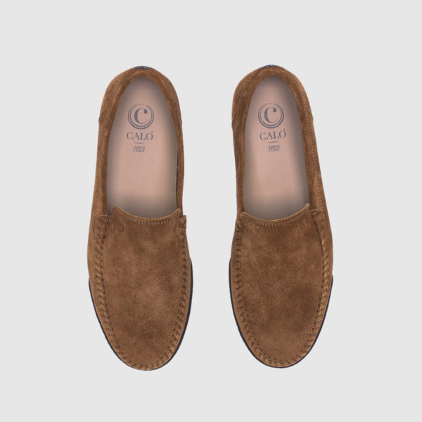 Unlined driving shoe in suede – umber