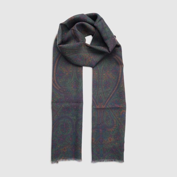 Wool scarf with Kashmir pattern